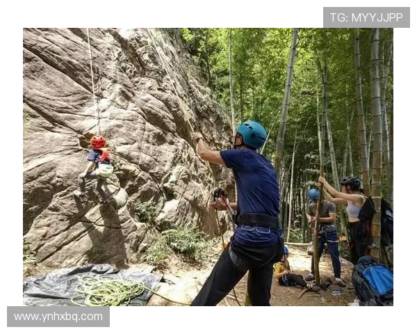 杭州攀岩队边路渗透战术解析与实战应用探讨