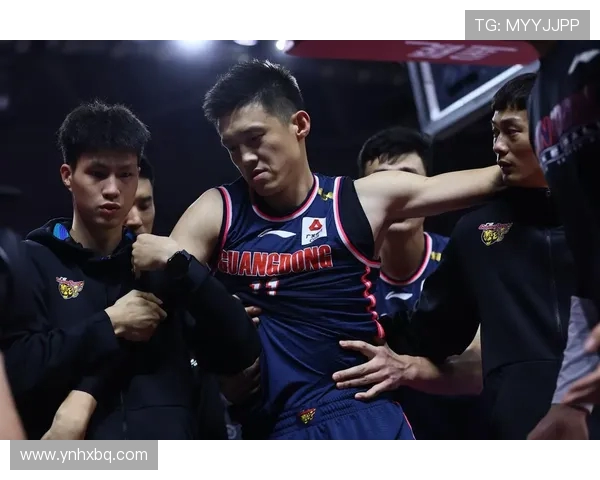 周鹏的篮球生涯回顾与未来展望：从青年才俊到球队核心的成长之路