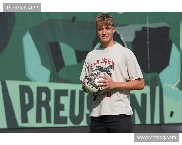 格雷茨卡:从青年才俊到足球巨星的成长之路与未来展望