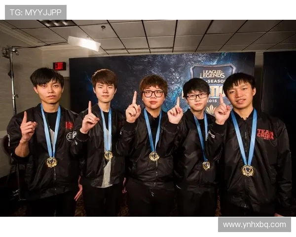 EDG在冠军杯中的速度表现分析与战术解读 EDG在冠军杯中的速度表现分析与战术解读